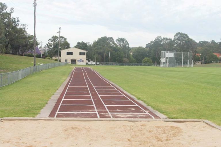 field 768x512