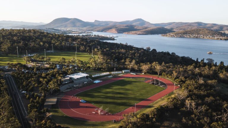 Fc1SHHqWYAAmSXi 768x431